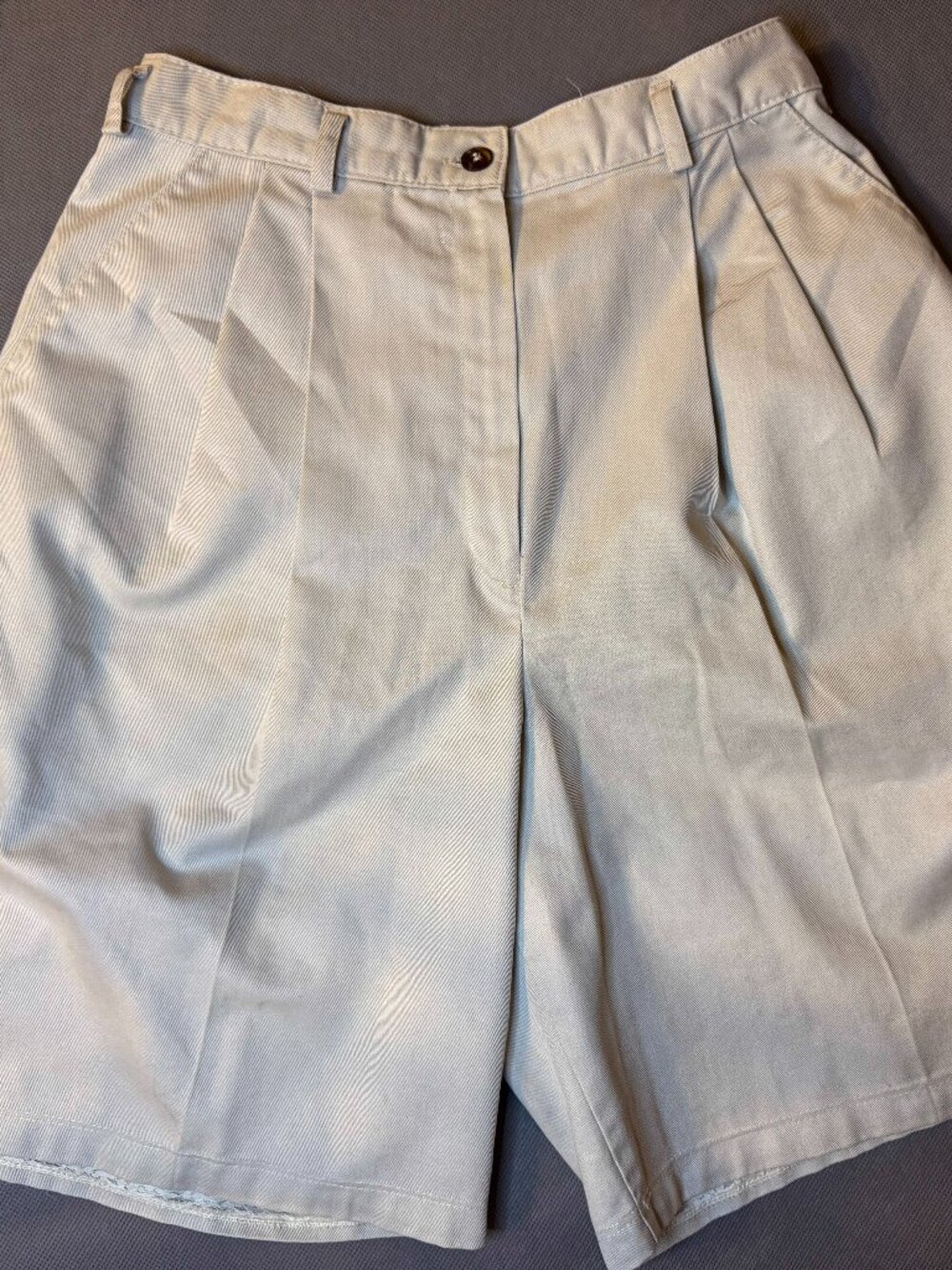 Vintage Allison Daley Beige Pleated High-Waist Bermuda Shorts - Size 8Petite